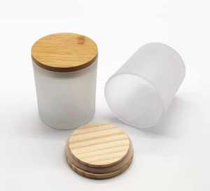 Frasco de Vidrio Artesanal para Velas con Tapa de Madera, Forma Cilíndrica, Libre de Parabenos, Aroma Duradero, 6 Meses de Duración - Product Image 1