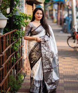 Sari tradicional indio de seda con borde estampado para bodas, largo hasta el suelo, corte regular, estilo Banarasi, drapeado. - Product Image 1