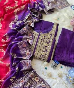 Robe de mariée ethnique indienne très vendue pour l'hiver, style Anarkali, broderie lourde, travail de sequins, Salwar Kameez, coupe ajustée, tenue de soirée - Product Image 5