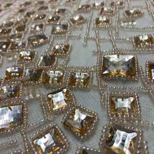 Tela de Encaje de Poliéster Bordada con Cuentas Hecha a Mano para Vestidos de Novia - Estilo Clásico de Lujo, Suministro Mundial - Product Image 1