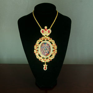 قلادة لرسومات الأب العظيم مخصصة من المنتجات الدينية HT تُعلق على الصدر مطلية بالذهب ولها شكل صورة الميلاد - Product Image 3