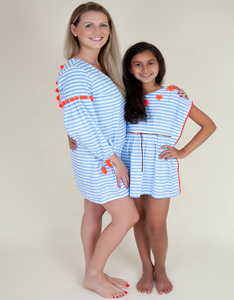 Robe brodée à rayures, décor avec pompons, Collection assortie mère et fille, bleu ciel et blanc, tenue de salon - Product Image 1