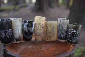 Vaso de Cuerno de Búfalo de Alta Calidad con Base de Madera en Universal Overseas - Product Image 5