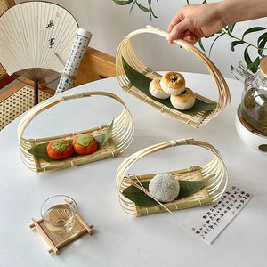 Panier à nourriture esthétique en bambou tressé avec poignée, plateau à dessert, accessoires photo - Macy - Product Image 2