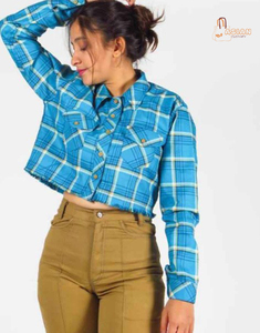 Camisa Corta a Cuadros Azul para Mujer, Manga Larga, Cierre de Botones, Estilo Casual con Bolsillos, Corte Regular, para Todas las Temporadas, Camisa de Franela Tejida - Product Image 1