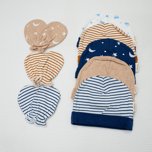 Ensemble de chaussons et moufles décontractés pour bébé Dokma ALB18 (3 ensembles) en coton biologique 100% doux, tricoté, respirant, imprimé, 4 saisons, OEM/ODM - Product Image 1