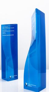 Blue Acrylic Award Superbe élégance et durabilité pour reconnaître l'excellence à chaque occasion pour les médailles trophées Plaques - Product Image 2