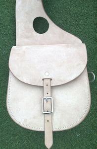 Bolsa de sillín de salto de cuero genuino con herramientas manuales de alta calidad Premium Suministros ecuestres Premium para propietarios de caballos - Product Image 2