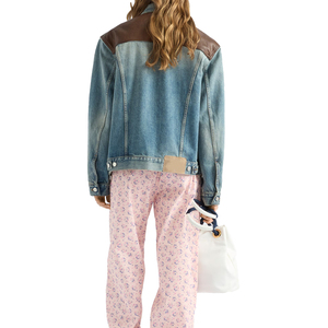 Blouson en jean et cuir premium pour femme – Style streetwear décontracté, coupe régulière, vêtement d'extérieur tendance OEM, haut de gamme, personnalisable, en tissu épais - Product Image 2