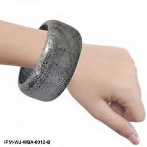 Brazalete de madera antiguo hecho a mano, pulsera de madera envejecida con acabado metálico rústico color carbón, regalo para ella - Product Image 6