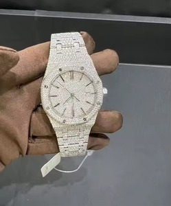 Montre de luxe pour homme en acier inoxydable, boîtier rond de 38 mm, mouvement à quartz analogique, cadran saphir lumineux, fermoir pliant, design tendance - Product Image 1