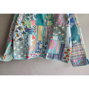 Veste matelassée patchwork réversible, manteau patchwork, vêtement d'extérieur en tricot floral pour femme, cadeau d'hiver pour elle - Product Image 5