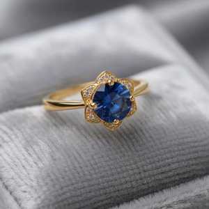Bague Fleur Saphir Bleu Royal en Argent Sterling 925 Plaqué Or 14K, Halo Floral, Pierre de Naissance de Septembre, Bague de Fiançailles - Product Image 5