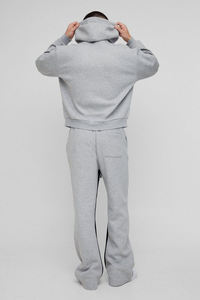 Ensemble survêtement gris à capuche pour homme, sweat-shirt et pantalon en coton de couleur unie, coupe décontractée avec poches latérales - Product Image 4