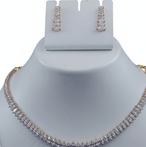 จี้ทองคำแท้ 18K ดีไซน์คลาสสิกสำหรับผู้หญิง เหมาะสำหรับงานปาร์ตี้ สง่างาม ทันสมัย สวยงาม ทนทาน - Product Image 1