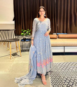 Vestido Largo Anarkali de Georgette Estilo Indio Tradicional Más Vendido con Dupatta de Diseñador para Mujer, Ropa de Fiesta, Hermoso Vestido - Product Image 1