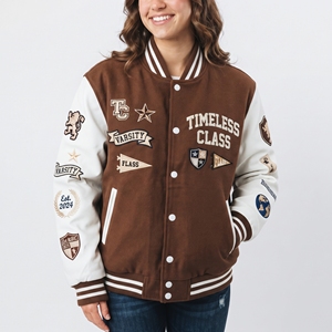 Veste universitaire personnalisée pour femme, col rond, 100% laine, manches en cuir avec patchs, veste universitaire tendance pour femme, style streetwear - Product Image 1
