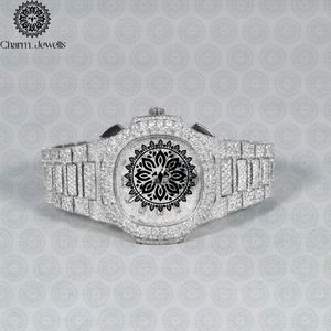 Montre de luxe pour femme Charm_Jewells en acier inoxydable, boîtier rond de 30 mm, mouvement à quartz analogique, accents de diamants, bracelet en cuir - Product Image 1