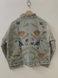 Chaqueta corta de terciopelo Suzani bordada, chaqueta corta para festivales, chaqueta unisex para mujer, regalo para esposa, bolero nupcial. - Product Image 2