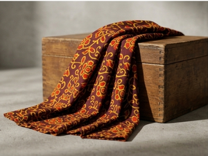 Tissu en popeline de coton imprimé floral traditionnel bordeaux, textile ethnique léger et écologique pour sacs, pochettes et confection de mode au mètre - Product Image 1