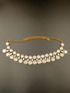 ชุดสร้อยคอและต่างหูประดับพลอยโพลกี้ทรงลูกแพร์ชุบทองคำขาวจาก Amaira Jewels สำหรับผู้หญิง สไตล์คลาสสิกสำหรับงานแต่งงาน เครื่องประดับคุณภาพสูง - Product Image 4