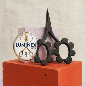 Ciseaux à broder LUMINEX IMPEX Putford blancs, petits, bicolores, à pointe arrondie, pour droitiers, à manche court, Degen - Product Image 2