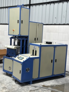 Machine de soufflage de bouteilles PET semi-automatique 2 KVT avec moteur - Product Image 2