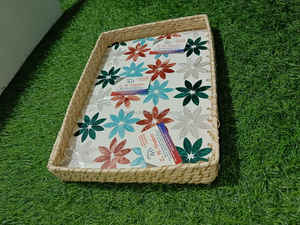 ถาดหวายทรงกลมทำด้วยมือของช่างฝีมือพร้อมตัวฝังมุกหรูหราน้ำหนักเบาชิ้นเสิร์ฟสำหรับการตกแต่งภายในบ้านแบบอินเดียสมัยใหม่ - Product Image 3