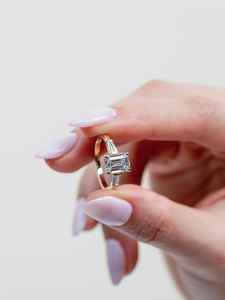 แหวนฮิปฮอปสำหรับผู้หญิง ชุบทอง 14K ปรับแต่งได้ ทำจากเงินแท้ 925 ประดับเพชรโมอิสซาไนต์ทรงบาแกตต์ VVS1 แบบฝังเพชรสำหรับงานแต่งงาน - Product Image 3