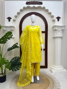 Ensemble Salwar Kameez brodé jaune, tenue traditionnelle indienne et pakistanaise, dupatta en dentelle, pour fêtes et mariages, pour femmes - Product Image 1