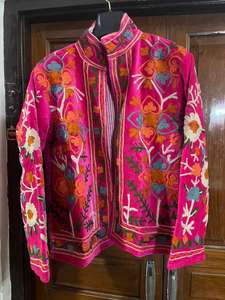 Chaqueta de Terciopelo Roja con Bordado Suzani, Chaqueta Corta de Terciopelo Verde, Nueva Llegada, Ropa de Invierno - Product Image 2