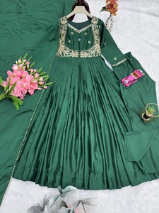 Vestido Listo para Usar, Completamente Cosido, de Seda Chinon con Bordado, Cordoncillo y Lentejuelas, con Espejo Real, Vestido y Pantalón con Dupatta - Product Image 3
