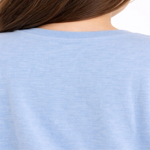 Camiseta de algodón extragrande para mujer, lisa, con cuello redondo, holgada, informal, de tela suave y transpirable. - Product Image 6