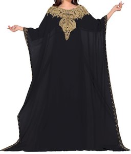 Abaya en polyester brodée turquoise, longueur ras du sol, avec bordure violette, col montant, grande taille, manches longues, coupe décontractée, pour soirée - Product Image 3