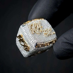 Anillo de Lujo para Hombre Estilo Hip Hop, Hecho con Plata de Ley 925 y Diamantes Moissanite, Estilo Iced Out, Joyería de Moda Premium - Product Image 3