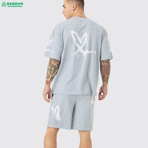 BEHRAM INTERNATIONAL เสื้อยืดโอเวอร์ไซส์สีเทาสำหรับผู้ชายพร้อมลายพิมพ์สีขาวแขนสั้นคอกลมสไตล์สตรีทผ้าฝ้ายเจอร์ซีย์ชุด - Product Image 3