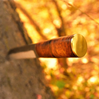 Couteau médiéval artisanal à pointe tombante en acier au carbone, couteau de camping et de bushcraft avec manche en bois, personnalisable ODM
