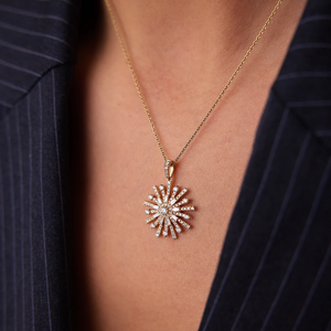 Collier en or massif 14 carats avec diamants uniques et raffinés, collier ras du cou en forme de soleil avec diamants baguette et ronds de 0,90 ct au total - Product Image 1