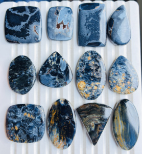 Pietersite de haute qualité, cabochon lisse et poli, pierre précieuse en vrac de forme mixte pour la fabrication de bijoux - Product Image 1