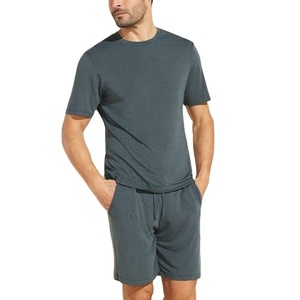 Ensemble 2 pièces t-shirt et short décontractés d'été pour hommes costume de sport avec logo personnalisé imprimé de style vintage du fournisseur BD - Product Image 3