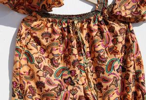 Nouveauté Top à nouer en soie fait main imprimé de fleurs pour femmes avec pantalon palazzo haut court et manches cloche-Design court en mousseline de soie - Product Image 3