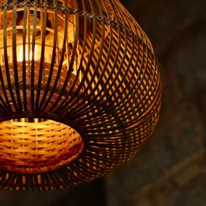 Lámpara Colgante de Bambú Natural Tejida a Mano para Renovación Residencial y Soluciones de Iluminación Comercial - Product Image 3