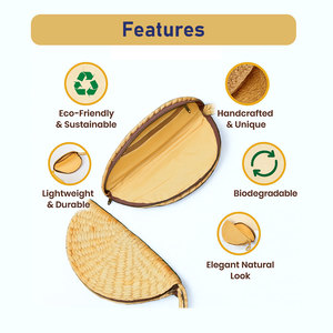 Monedero de Moda Hecho a Mano con Jacinto de Agua Natural y Bordado |   Monedero Espacioso Abierto para Mujer, Ideal para la Playa y el Verano - Product Image 1