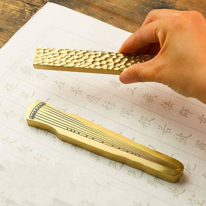 Prensapapeles de latón chapado en oro de la mejor calidad, diseño lujoso hecho a mano, 2 piezas para oficina, para sujetar documentos de papel. - Product Image 3