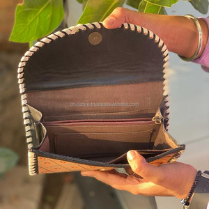 Cartera de cuero tallada a mano, funda de teléfono de embrague, elegante Cartera de flores de Sol occidental para mujer - Product Image 6