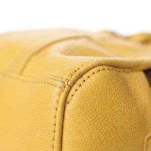 Bolsa de Viaje de Cuero Amarillo Personalizada, Impermeable, para Gimnasio, Fin de Semana o Viajes Cortos - Product Image 5