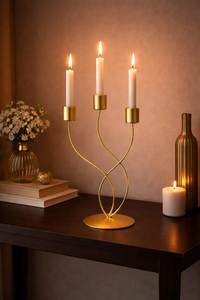 Porte-bougie en métal doré de luxe pour la décoration de la maison - Product Image 2