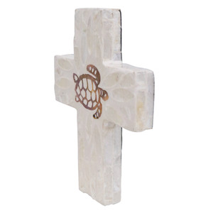 Decoración de Pared con Cruz de Capiz, Diseño de Tortuga Marina, Arte de Pared Hecho a Mano con Conchas, Adorno Costero con Temática Oceánica - Product Image 3