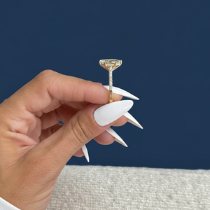 Anillo de Compromiso con Diamante Cultivado en Laboratorio de 2.25 Quilates, Corte Marquesa, Certificado por IGI, Oro Amarillo de 14K, Bañado en Rodio, VVS2, Color F, Venta al Por Mayor - Product Image 3