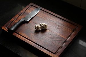 Planche à découper en bois d'acacia de qualité supérieure avec rainure pour les jus, planche à découper en bois, plateau de service pour cuisine - Product Image 1